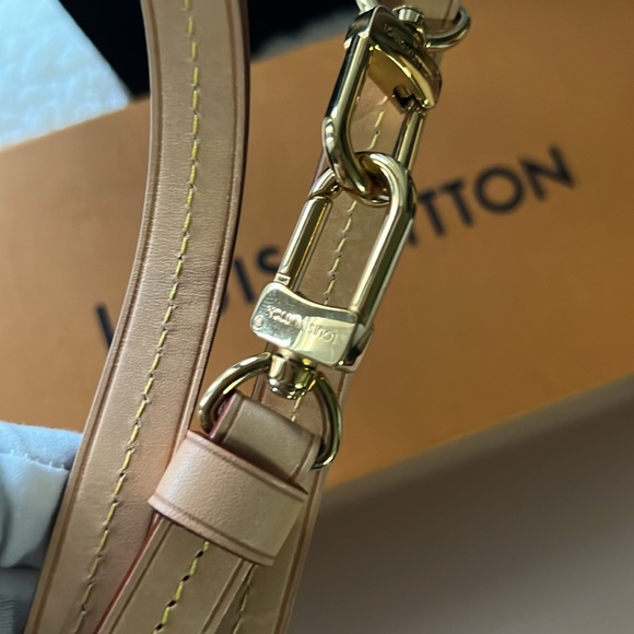 Louis Vuitton strap with box NWOT - Picture 3 of 9